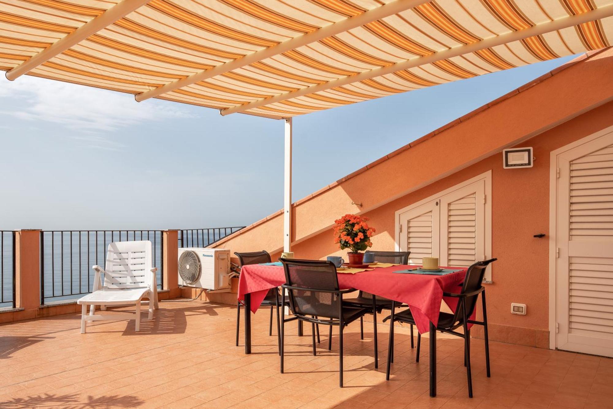 Case Vacanza Alega Mare Nizza di Sicilia Exterior photo